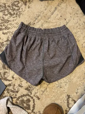 Lululemon Hot Hot Shorts 2.5” thumbnail 2