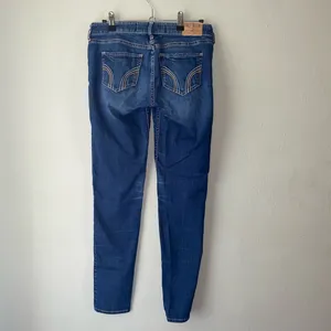 Hollister Low Rise Super Stretch Jeans thumbnail 4