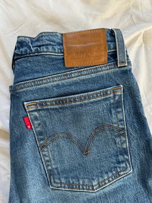 Levi’s Wedgie Straight Jeans thumbnail 7