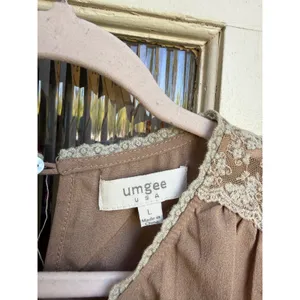Umgee USA Taupe Brown Floral Lace Crochet Sleeveless Blouse Top Size Large‎ thumbnail 3