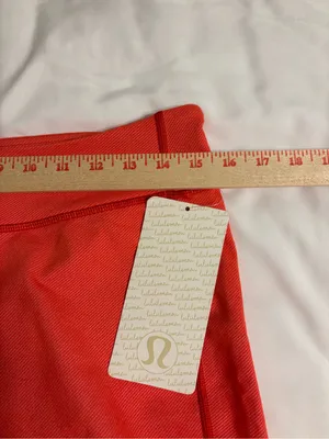 Lululemon Athletica Size 10 Coral Pink Cropped Yoga Leggings Capri Pants thumbnail 3