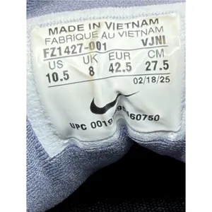 Nike Womens 10.5 Grey Blue Air Zoom Vomero 16 Running Shoes DA7698-002 thumbnail 10