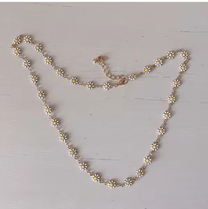 Madewell NWOT Enamel Daisy Bohemian Necklace - 19 thumbnail 1