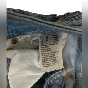 American Eagle Size 00 Regular Outfitters Distressed Light Wash Mom Jeans thumbnail 3