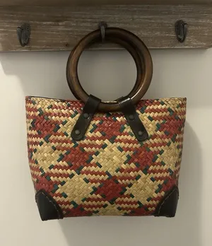 Small Woven Straw Handbag Purse With Wood Handles Lined Boho Beach Native Bag thumbnail 1