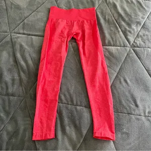 NVGTN Candy Apple Contour Seamless Leggings Size Small Red thumbnail 7