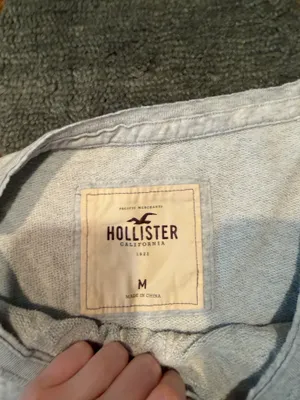Hollister Co. Y2K Style Off The Shoulder Sweatshirt Size Medium See All Pics thumbnail 6