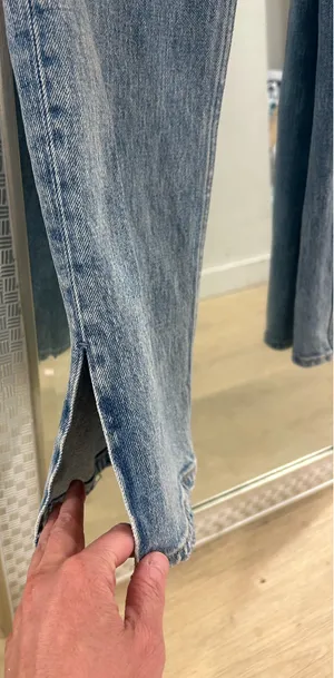 Abercrombie Curve Love 90s Straight Ultra High-Rise thumbnail 3
