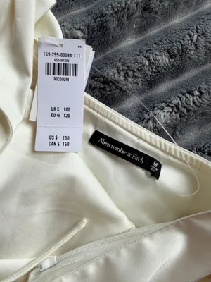 Abercrombie & Fitch Sleeveless Twist-Front Maxi Dress in White Wedding Cocktail thumbnail 4