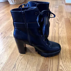 Bamboo Combat Glam Boots‎ - Black - size 10 thumbnail 9