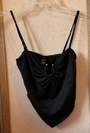 FINAL MARKDOWN Junior Windsor Black Camisole crop Top small NWT thumbnail 1