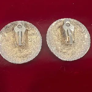 Vintage Roman Coin 1980s clip on gold tone earrings thumbnail 3