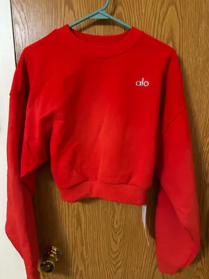 NWT Alo cropped acculade in bright red just dropped! thumbnail 1
