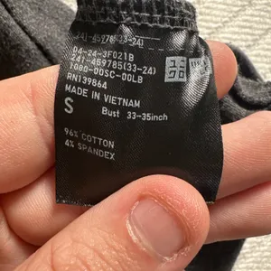 UNIQLO Women’s Small Gray Long Sleeve Crew Neck Minimalist Basic Top Shirt thumbnail 12