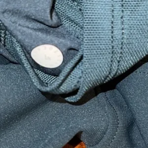 Lululemon On The Fly Short  size 6 thumbnail 5