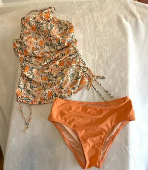 CupShe NEW Women's Apricot Floral 2 Piece Tankini Swimsuit Swimwear Size S #2602 thumbnail 1