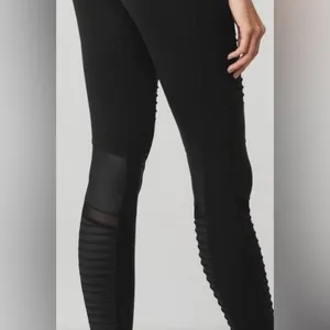 Alo Yoga Women's Black High Waisted Moto Legging Pants Medium Athleisure Yoga thumbnail 8