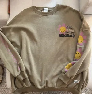 Pull & Bear Sweatshirt  thumbnail 1