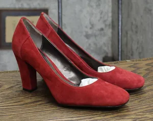 Victor Womens Vintage Suede Heels 167418a830179d Red 6M thumbnail 1