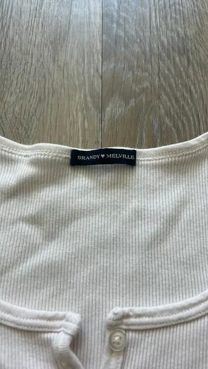 Brandy Melville Short Sleeve Pink Top thumbnail 3