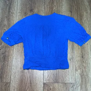 Maeve Anthropologie Blue Textured Asymmetric Button Smocked Crop Blouse Top Sz 2 thumbnail 8