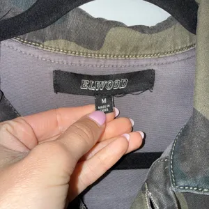 Elwood Camo Utility Jacket Women Medium Green Excellent Military Streetwear Camo thumbnail 2