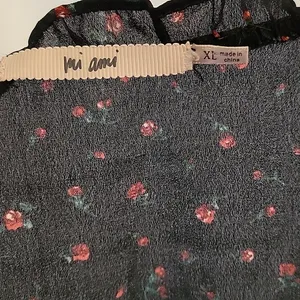 Francesca's Mi Ami Long Sleeve Black Roses Semi Shear Crop Top Size XL thumbnail 2