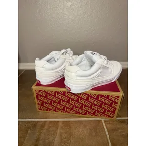 Vans Rowley Low Women's Size 10 White Skate Shoes Sneakers thumbnail 2