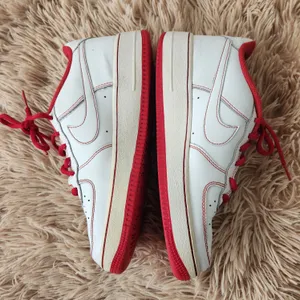 Nike Air White and Red Sneakers Size 6Y thumbnail 6