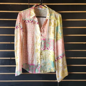 ZARA Colorful Patterned Women’s Button-Up Shirt Romántic Size S thumbnail 3