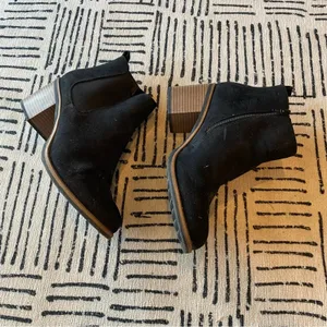 White Mountain Black Suede Block Heel Ankle Boots Booties Size 10 thumbnail 3