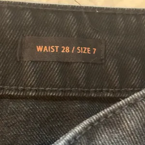 Risen Black High Rise Cropped Distressed Jeans - size 28 thumbnail 6