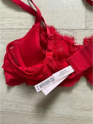 Victoria's Secret Bra thumbnail 9