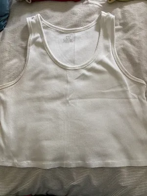 Aerie tank thumbnail 2