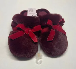 Auden Women's Fuzzy Burgandy Slippers Size small 5/6, Nwt thumbnail 1