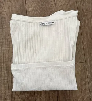 Meduin Zara white square  thumbnail 1