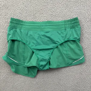 Lululemon Hotty Hot Shorts High Rise 2.5" Kelly Green Athletic Women's 12 thumbnail 3