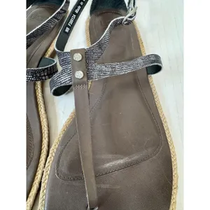 UGG Brown Grey Leather Thong Sandals Womens 8 Casual Summer Flat Beachy Shoes thumbnail 8