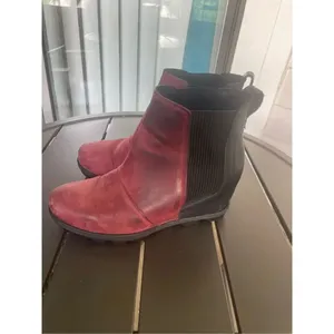 Sorel Joan of Artic Wedge Ankle Boots Red Wine Size 8 thumbnail 12