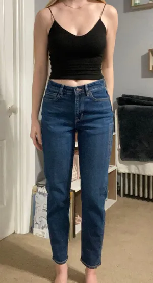 American Eagle Outfitters Mom Jean thumbnail 1