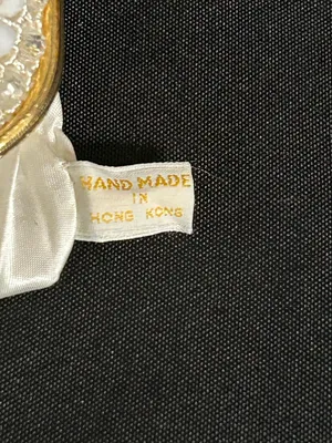 Handcrafted White Beaded Coin Purse with Gold Frame thumbnail 8