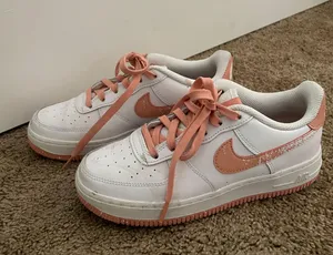 Nike Air Force 1 thumbnail 1
