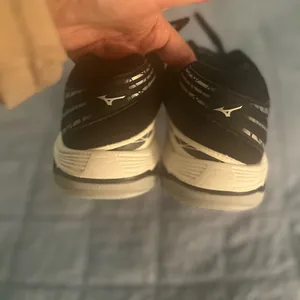 Mizuno Wave Voltage Volleyball shoes Women’s 9.5 thumbnail 3