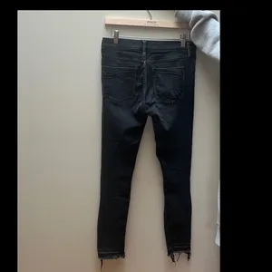 Black Distressed High Wasted Jeans thumbnail 4