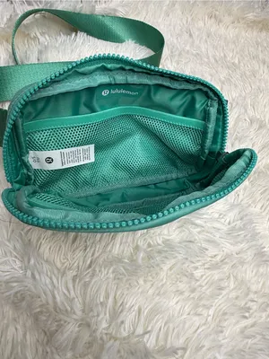 Lululemon Everywhere Belt Bag 1L in Paradise Green thumbnail 4