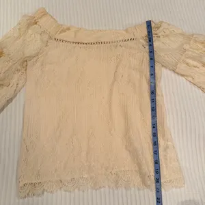 Taylor & Sage Boho Renaissance Cream Lace Off Shoulder Top Bell Sleeve Size S thumbnail 8