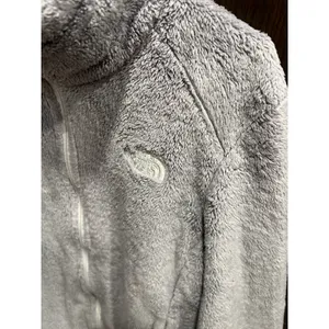 The North‎ Face Women's Osito fleece jacket in a light grey medium thumbnail 4