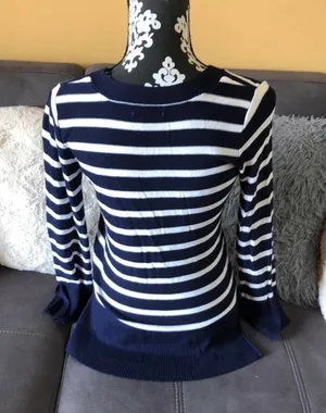 NEW YORK & COMPANY Blue & White V-Neck Jersey Top thumbnail 3