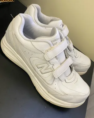 New Balance 577 V1 USA Made White Leather Womens Size 9.5 thumbnail 1