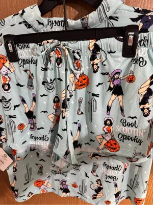 Way to Celebrate Halloween Retro Pinup Cowgirl Witch Pajamas Size Large NWT thumbnail 4